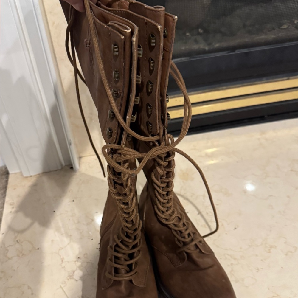 Target women's boots, brown, 7